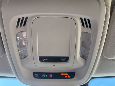 Used 2023 Buick Envision Essence image 17