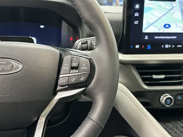 Used 2025 Ford Explorer Platinum w/ Ultimate Package AWD/4WD image 18