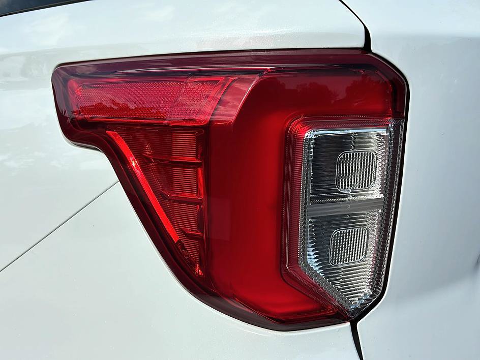 Used 2024 Ford Explorer Platinum w/ Class IV Trailer Tow Package AWD/4WD image 14