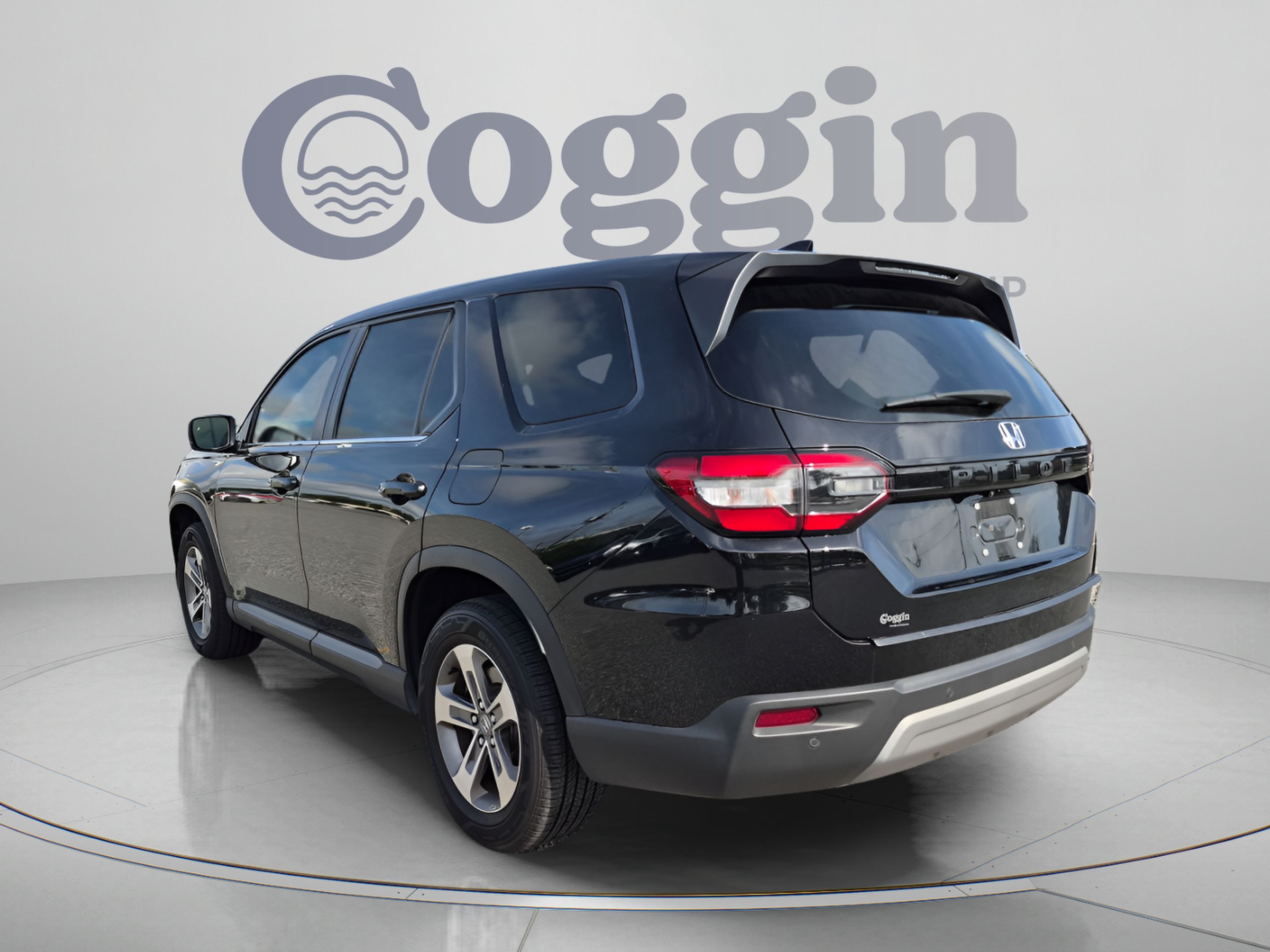 Used 2025 Honda Pilot EX-L image 4