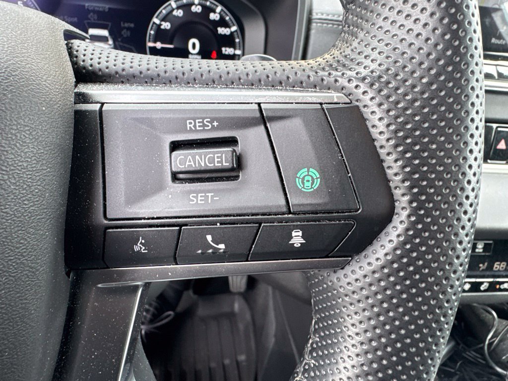 Used 2024 Mitsubishi Outlander 4WD Plug-In Hybrid image 7