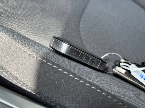 Used 2025 Kia K4 FWD image 21