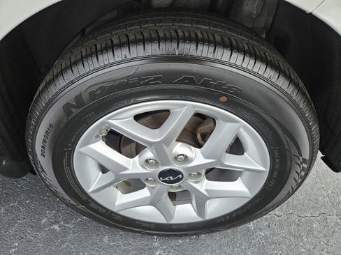 Used 2024 Kia Soul LX w/ Option Group 015 image 13