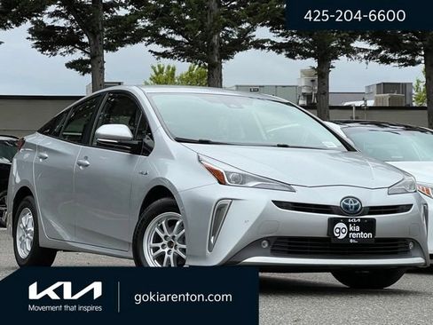 Used 2020 Toyota Prius LE AWD/4WD image 1