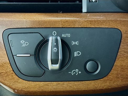 Used 2022 Audi A4 2.0T Premium image 13