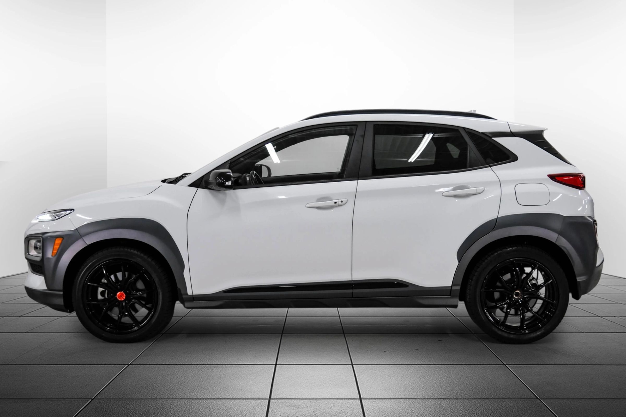 Used 2021 Hyundai Kona Night FWD image 9