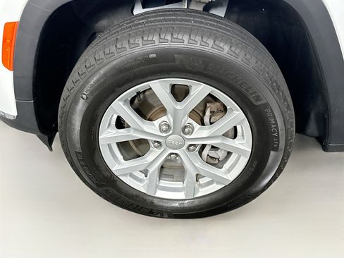 Used 2023 Jeep Grand Cherokee L Limited image 11