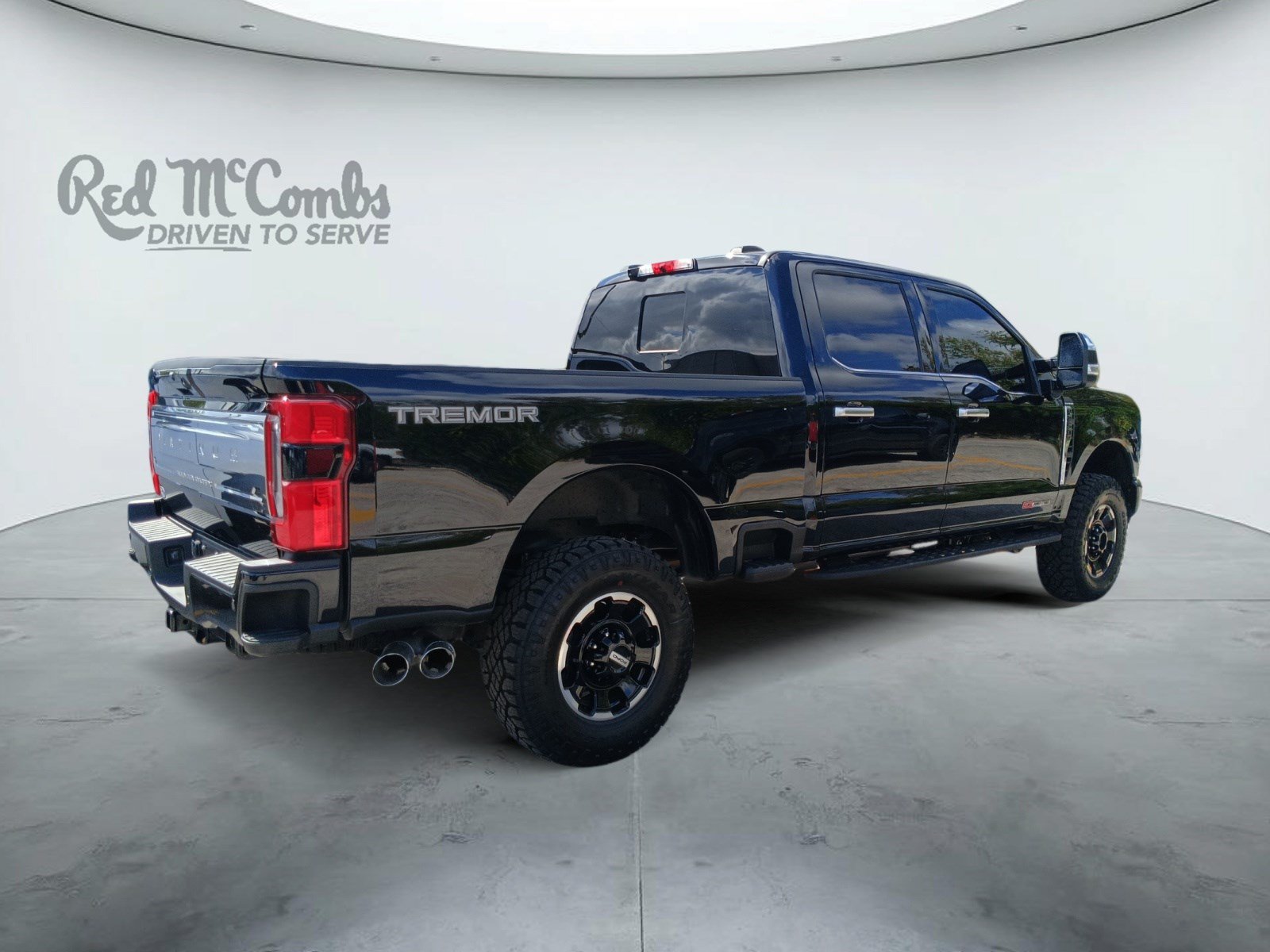 Used 2027 Ford F250 Platinum w/ Platinum Plus Package AWD/4WD image 4