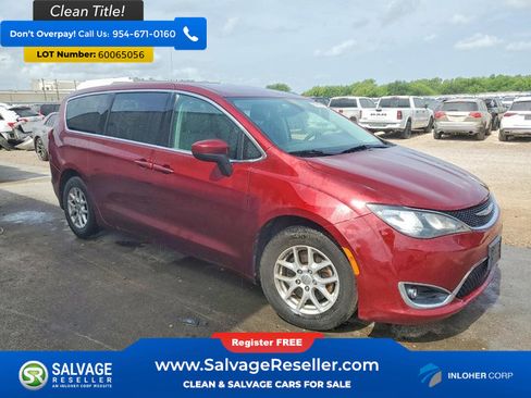 Used 2017 Chrysler Pacifica Touring FWD image 5