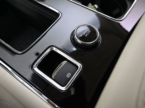 Used 2022 Lincoln Aviator Black Label w/ Class IV Trailer Tow Package image 34