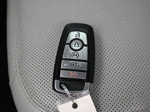 Certified 2025 Ford Expedition Platinum AWD/4WD image 27