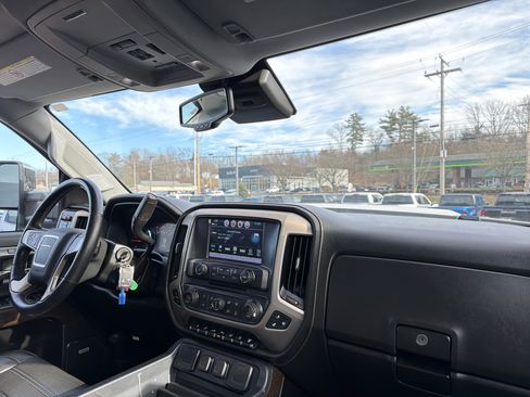 Used 2019 GMC Sierra 2500 Denali w/ Duramax Plus Package image 15