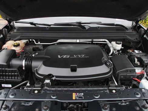 Used 2018 Chevrolet Colorado Z71 image 12