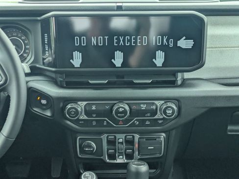 New 2026 Jeep Gladiator Sport AWD/4WD image 17