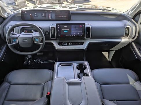 Certified 2025 Ford Expedition Active image 14