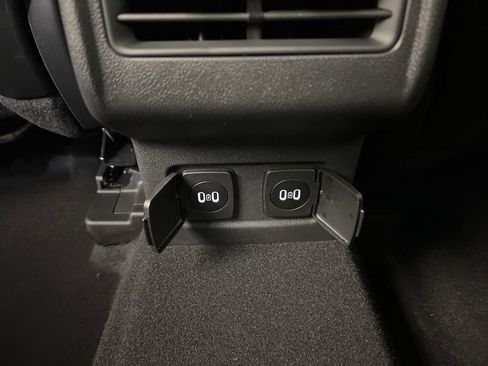 Used 2026 Lincoln Corsair Premiere image 32