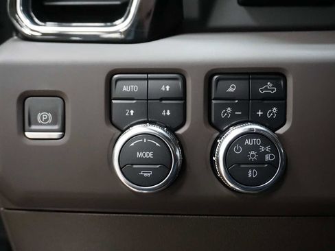 Certified 2024 GMC Sierra 3500 Denali w/ Denali Reserve Package image 25