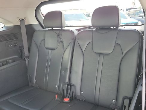 Used 2024 Kia Sorento S AWD/4WD image 9