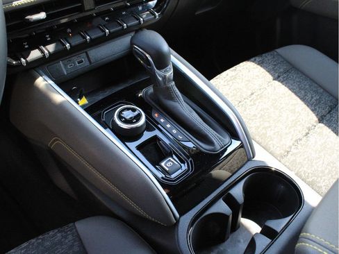 Used 2024 Chevrolet Colorado ZR2 w/ Safety Package AWD/4WD image 22