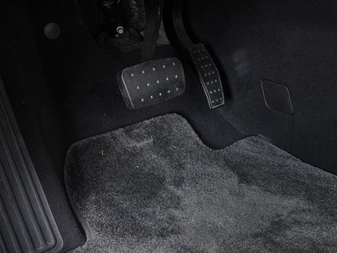 Used 2018 Cadillac XT5 Luxury w/ Driver Awareness Package image 17