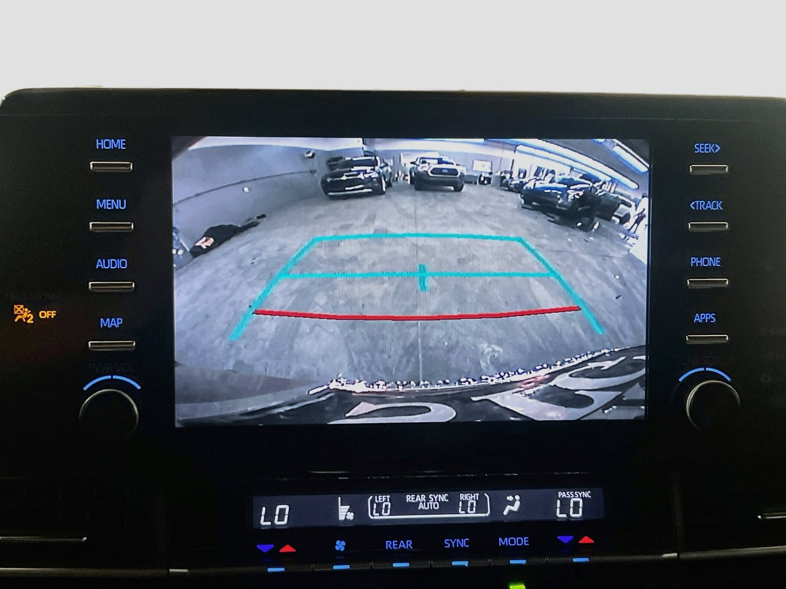 Used 2023 Toyota Sienna XSE w/ XSE Plus Package FWD image 10