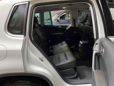 Used 2015 Volkswagen Tiguan SEL FWD image 37