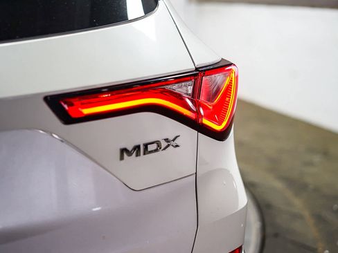 Used 2023 Acura MDX FWD w/ Technology Package image 12