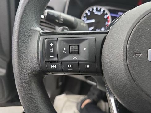 Used 2021 Nissan Rogue SV image 36