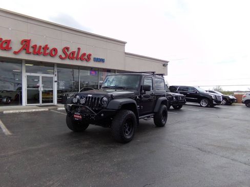 Used 2014 Jeep Wrangler Sport w/ Quick Order Package 23S AWD/4WD image 2
