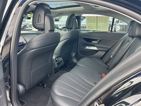 Used 2025 Mercedes-Benz E 350 Sedan image 21