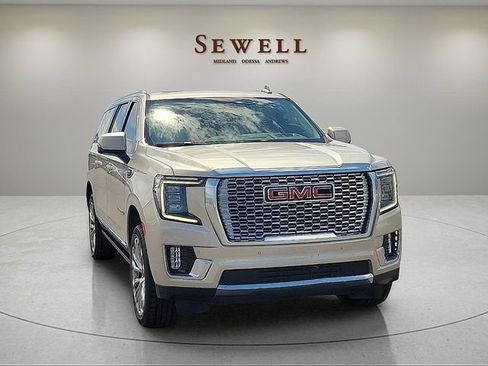 Used 2023 GMC Yukon XL Denali w/ Max Trailering Package AWD/4WD image 7