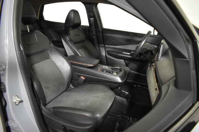 Used 2024 Nissan Ariya AWD image 38