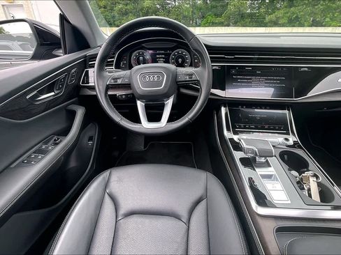 Used 2023 Audi Q8 Prestige AWD/4WD image 6