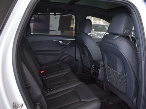 Used 2023 Audi Q7 3.0T Premium Plus w/ Premium Plus Package AWD/4WD image 28