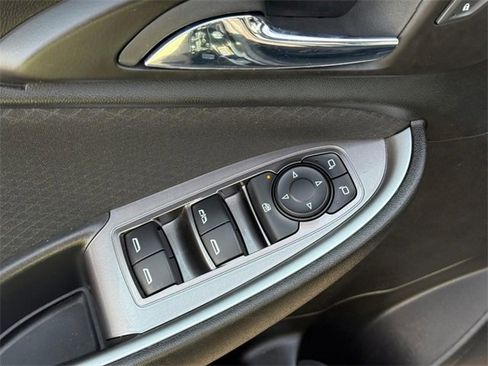 Used 2023 Chevrolet Malibu LT image 16