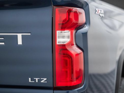 Used 2021 Chevrolet Silverado 3500 LTZ w/ LTZ Premium Package AWD/4WD image 8