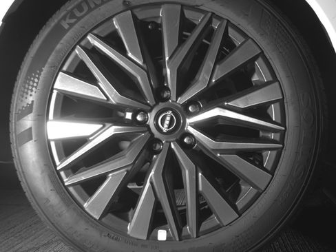 Used 2025 Nissan Altima 2.5 SV FWD image 15