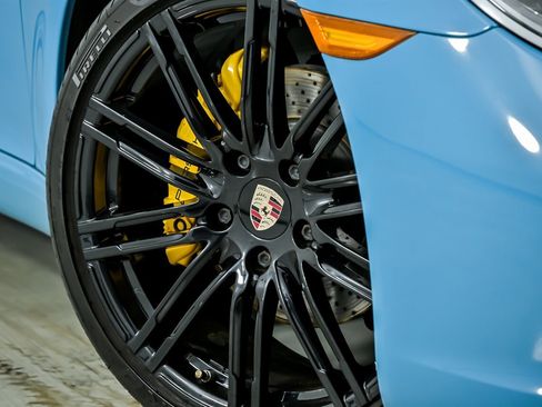 Used 2018 Porsche 911 Carrera image 4