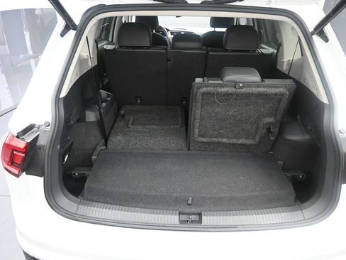 Used 2022 Volkswagen Tiguan SE image 24