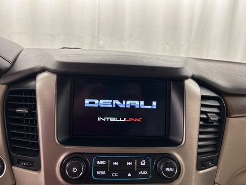 Used 2020 GMC Yukon Denali w/ Denali Premium Package image 14