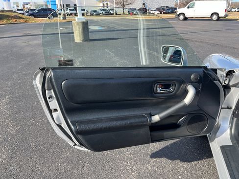 Used 2002 Toyota MR2 image 23