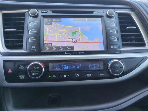 Used 2016 Toyota Highlander Limited image 14