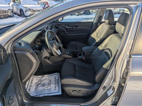 Used 2022 Nissan Rogue Sport SL w/ Premium Package image 13