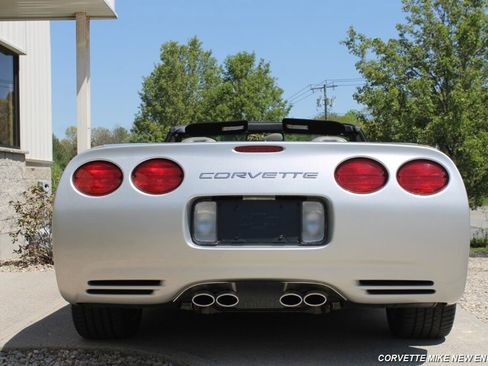 Used 2002 Chevrolet Corvette Convertible w/ Preferred Equipment Group2 image 16