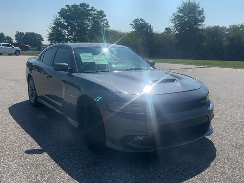 Used 2020 Dodge Charger R/T RWD image 11