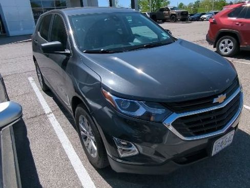 Used 2020 Chevrolet Equinox LS w/ LS Convenience Package image 9