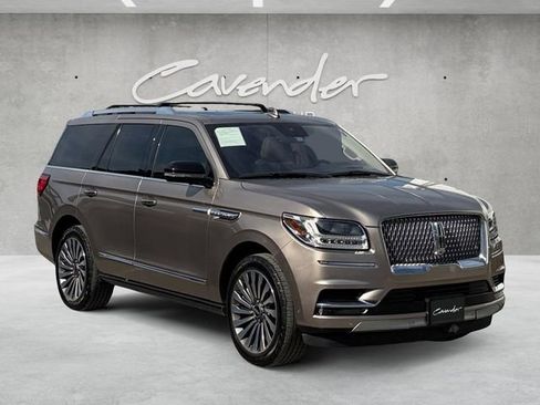 Used 2019 Lincoln Navigator Reserve AWD/4WD image 2