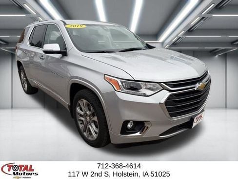 Used 2019 Chevrolet Traverse Premier AWD/4WD image 2