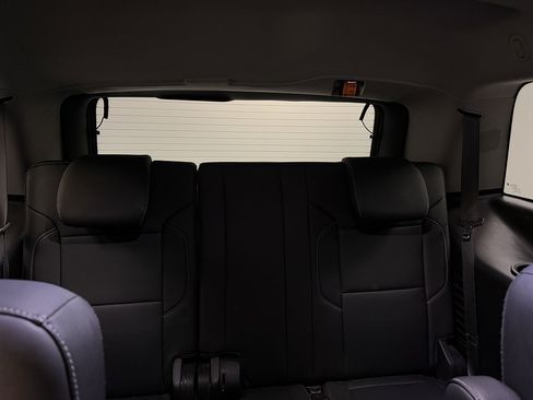 Used 2019 Chevrolet Tahoe LT w/ LT Signature Package AWD/4WD image 14