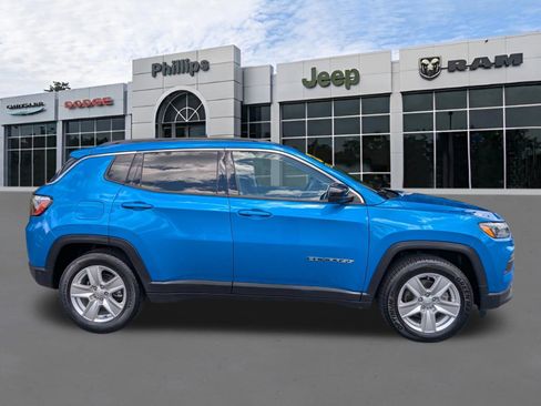 Certified 2022 Jeep Compass Latitude w/ Convenience Group FWD image 2